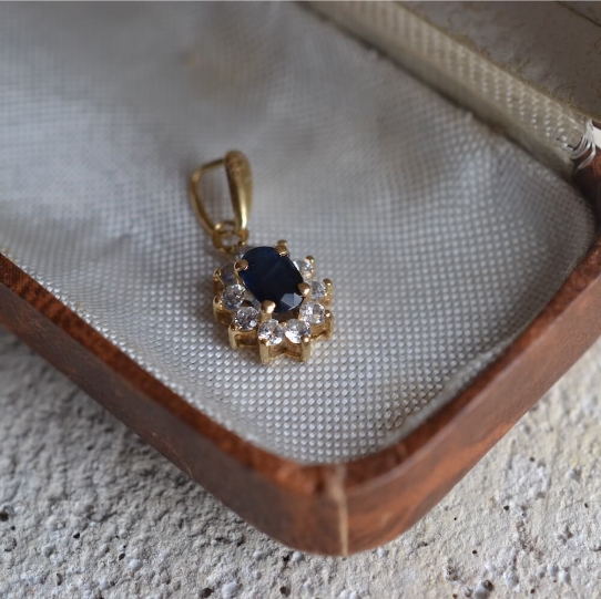Boucle d'oreille Noir Carat