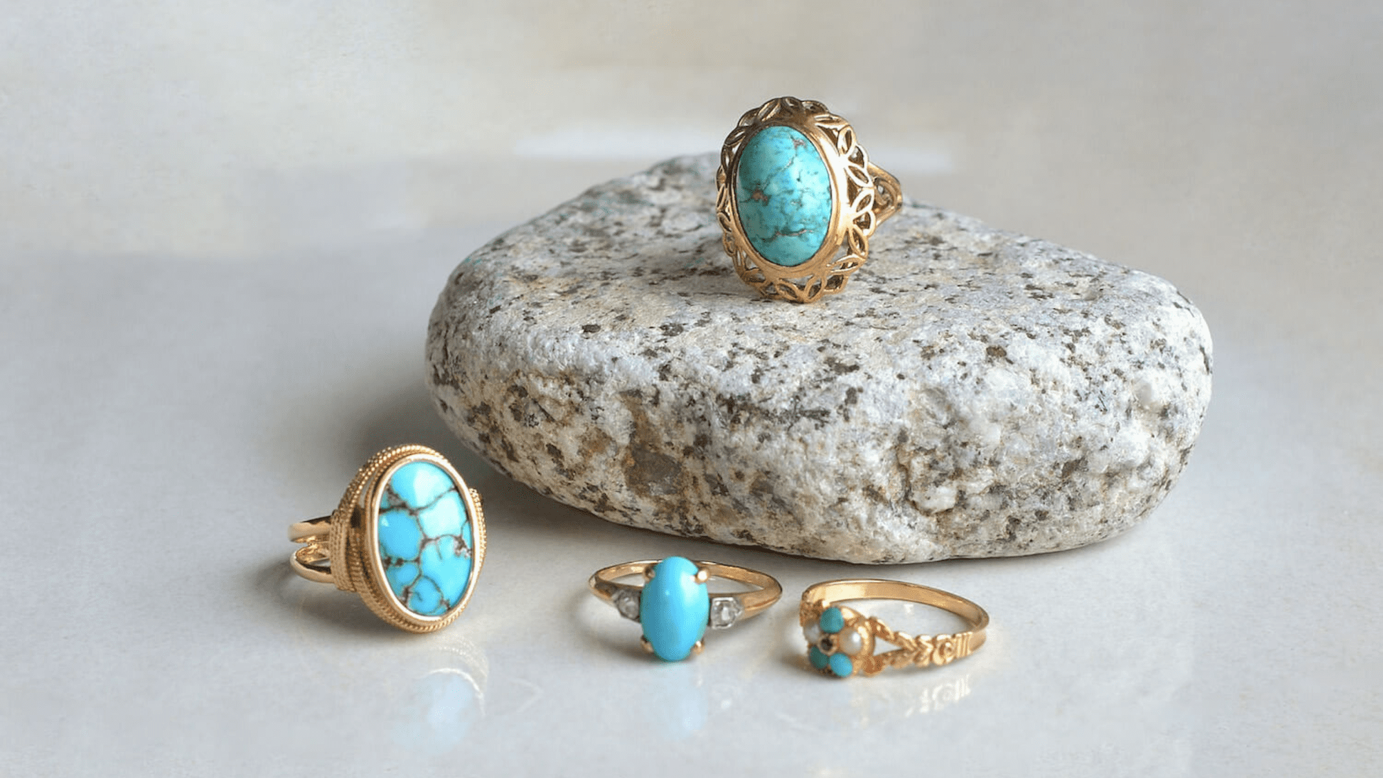 Sélection de bagues Vintage en Or jaune 18 carats serties de Turquoises