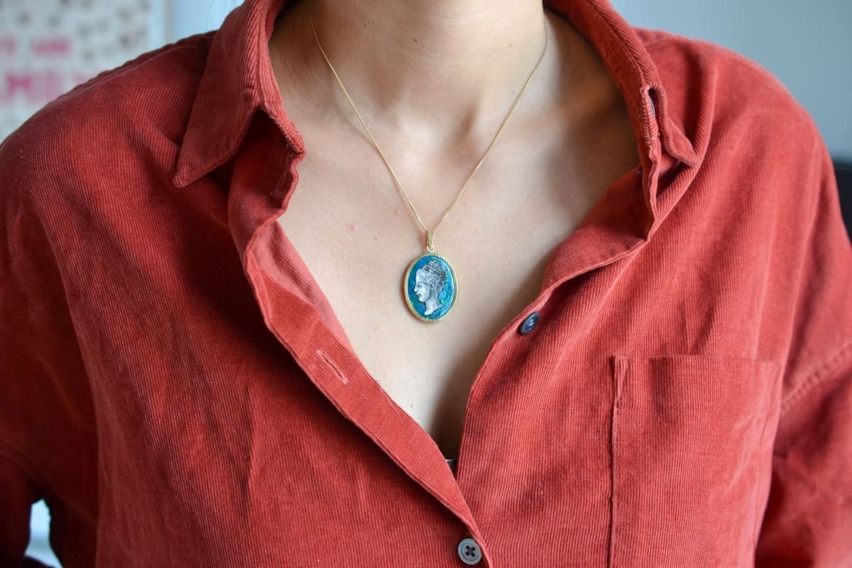 Pendentif émail