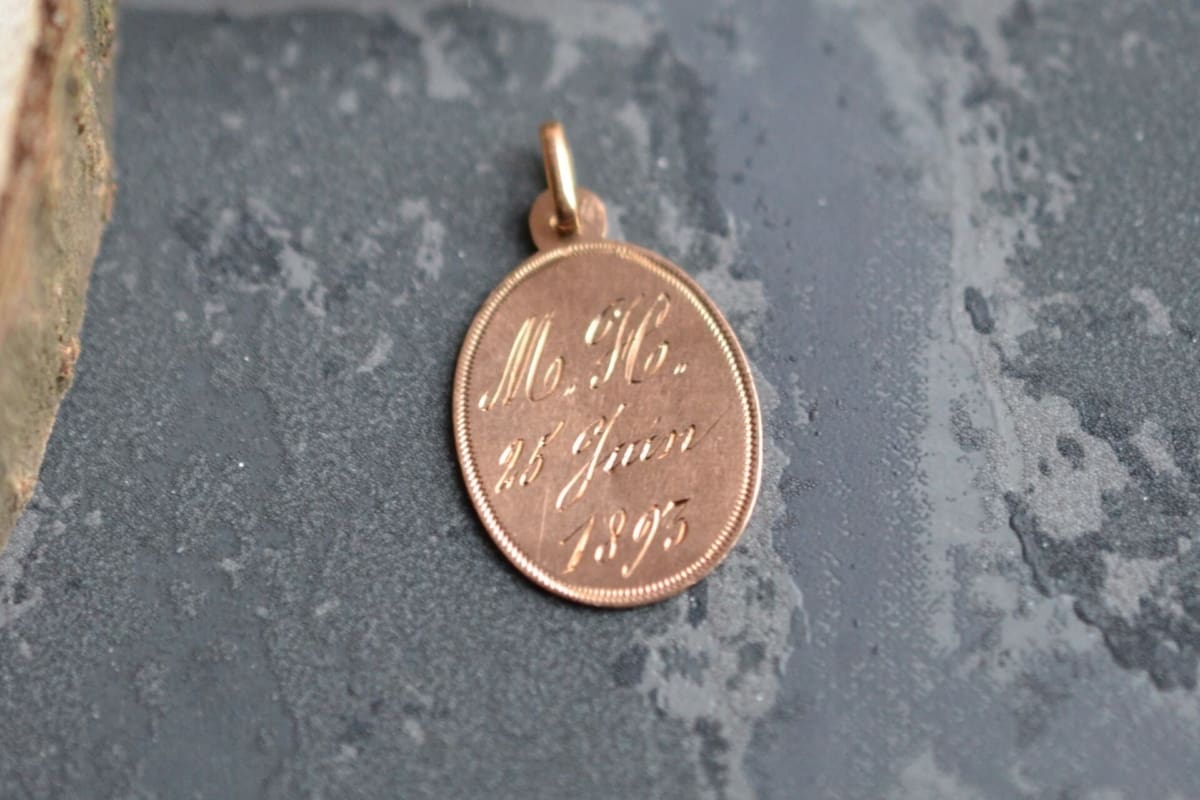 Médaille ovale Vierge