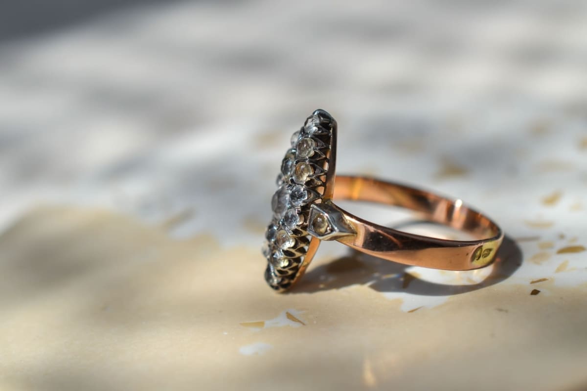 Bague Marquise en Or rose sertie de pierres blanches - bague vintage