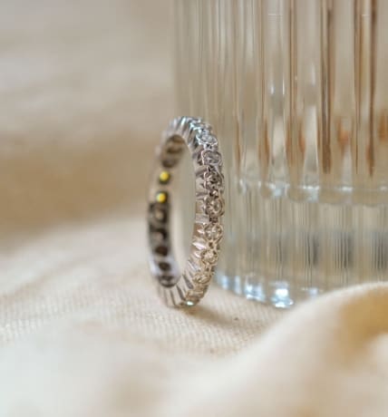 Alliance americaine en Or blanc sertie de diamants - bague vintage