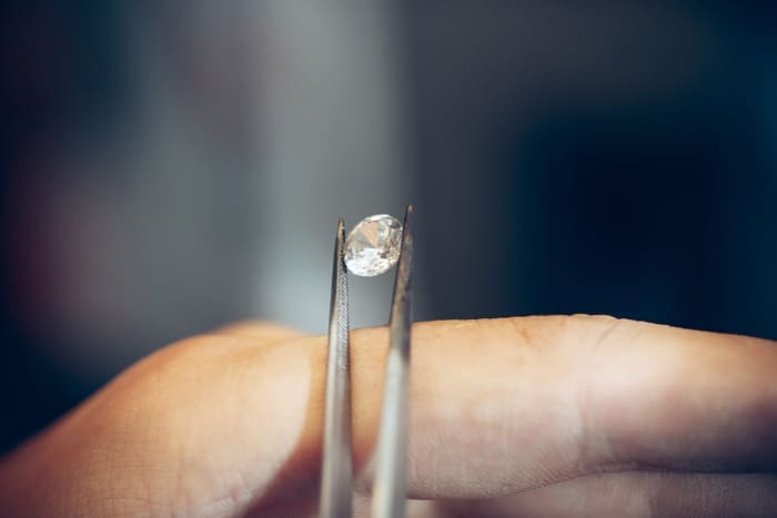 gemmologue un métier de précision