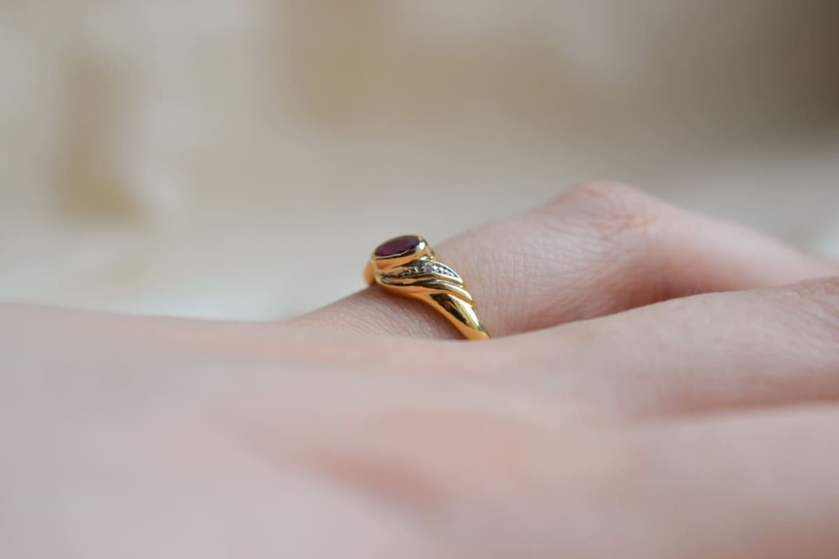 Bague Rubis serti clos et Diamants - bague de seconde main