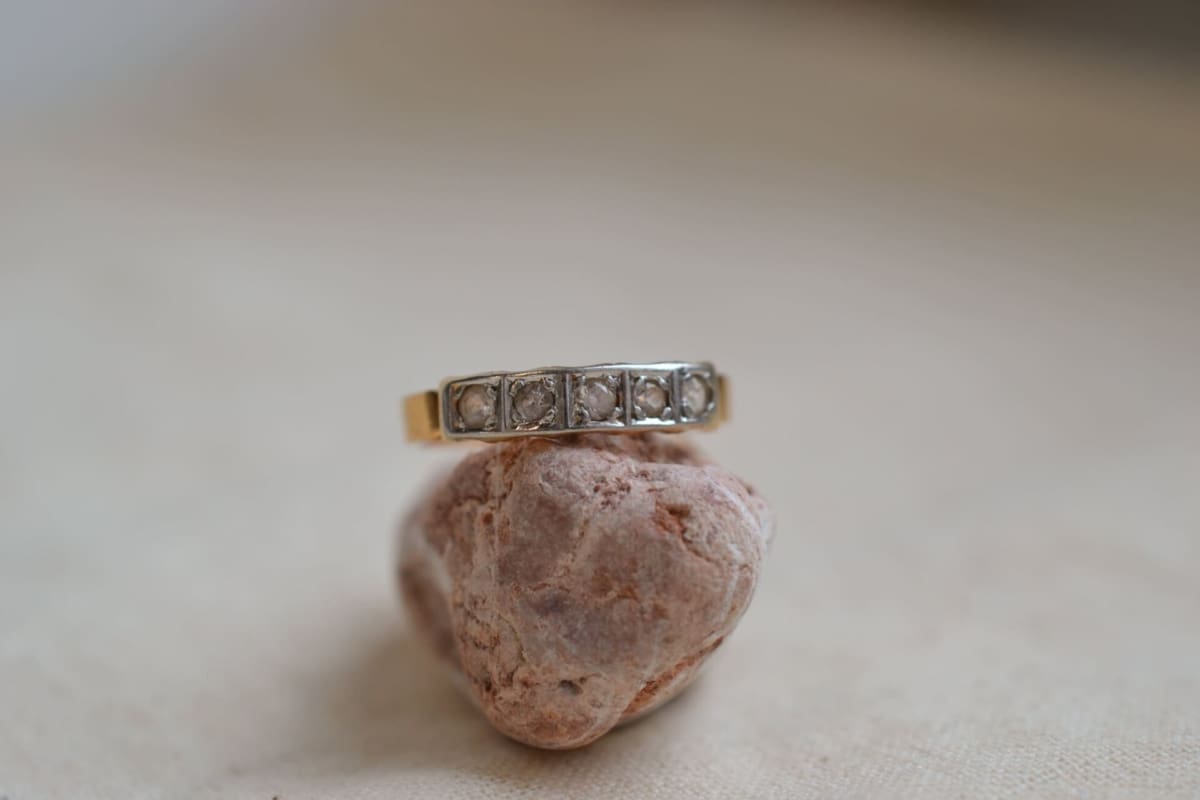 Bague jarretière pierres blanches - bague ancienne