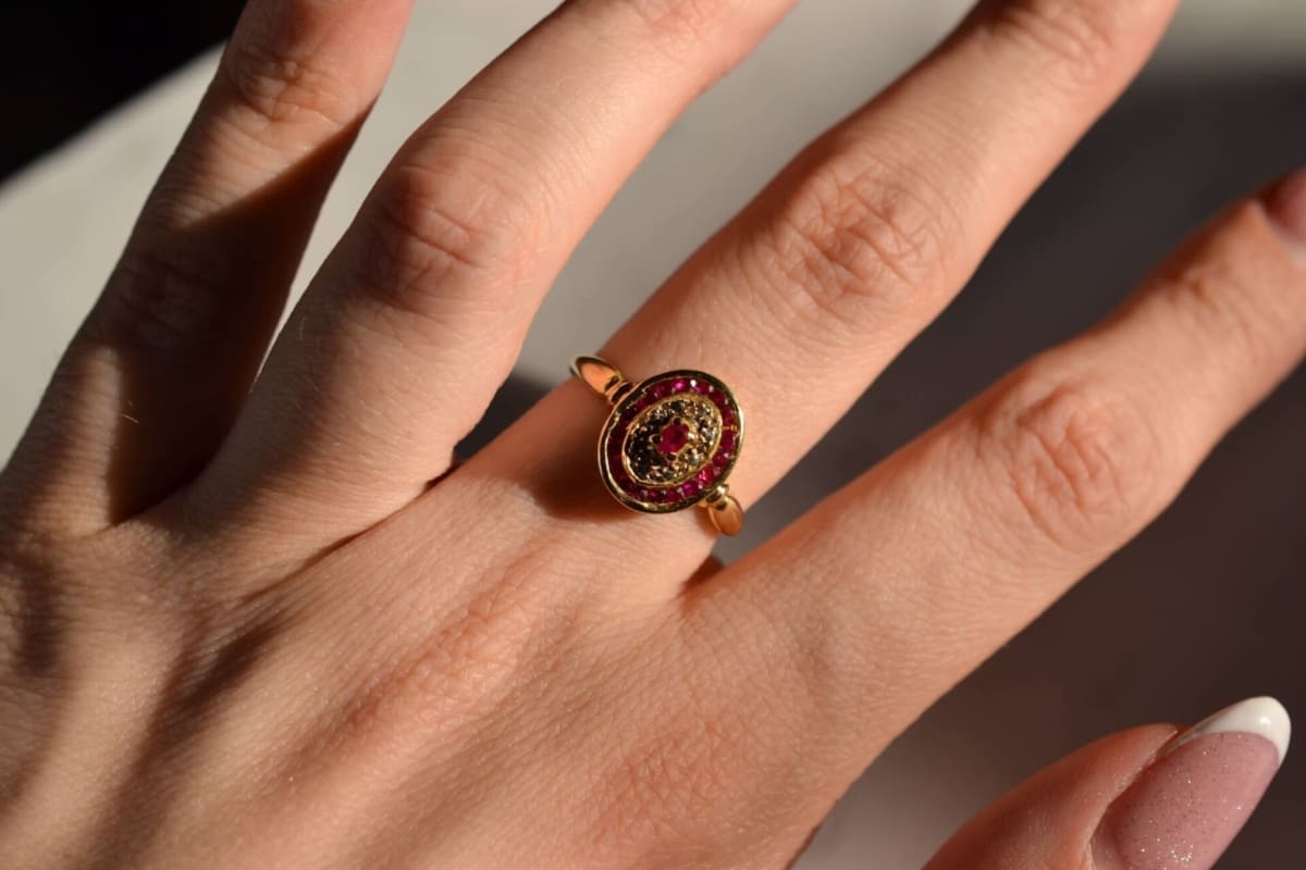 Bague de fiançailles ancienne sertie Rubis