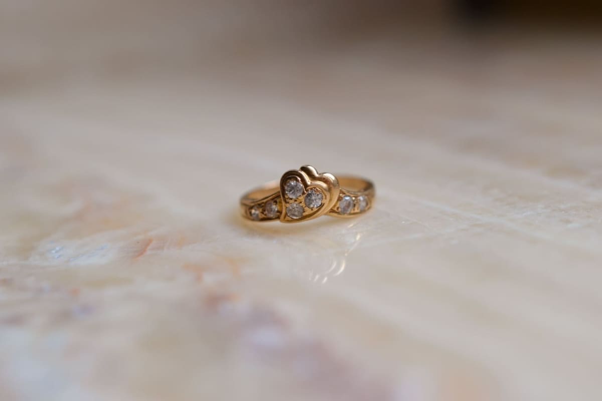 Bague en forme de coeur et Oxydes - bague ancienne