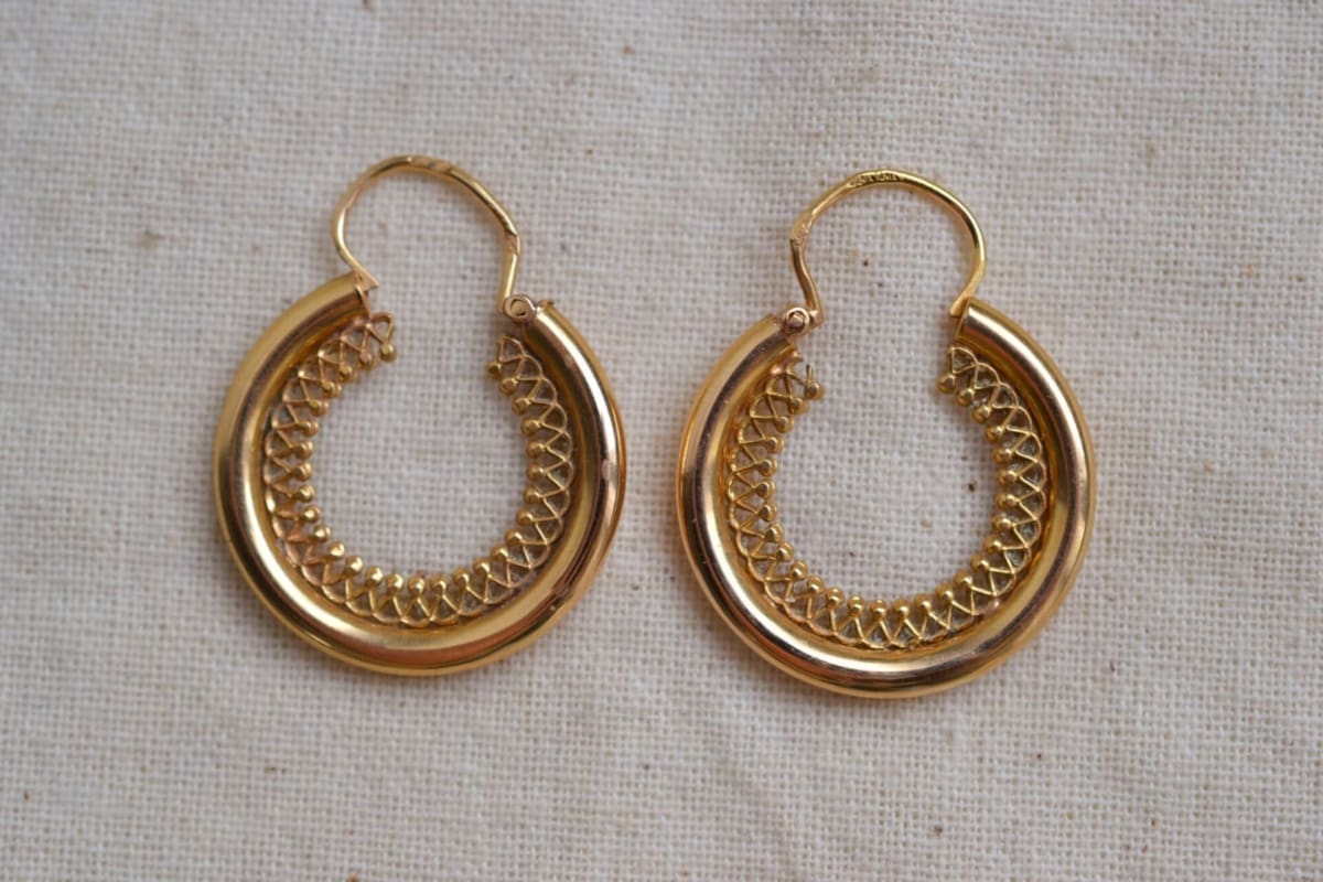 Créoles à décor ajouré - boucles d'oreilles anciennes