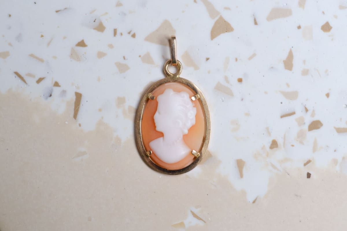 Pendentif Camée coquillage - pendentif ancien