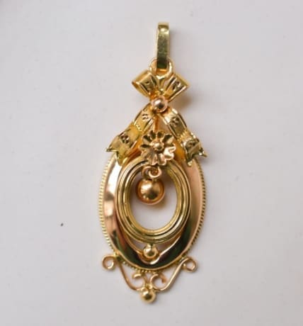 Pendentif ajouré Napoléon III - pendentif ancien