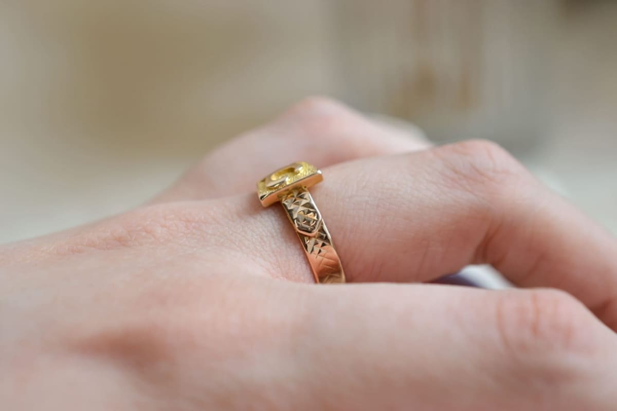 Bague ceinture ciselée - bague de promesse