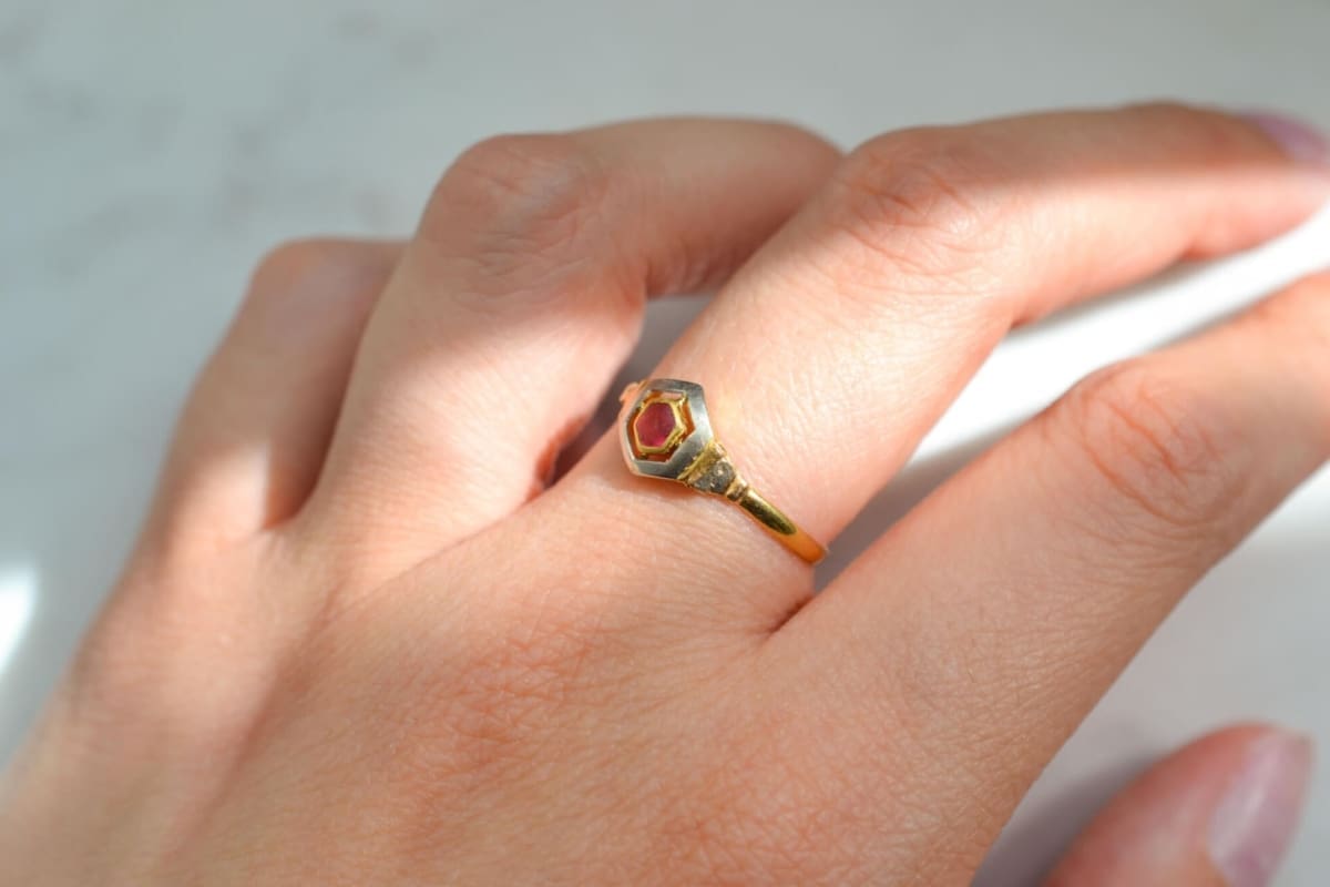 Bague Art Déco 2 Ors pierre rouge - bague Art Déco