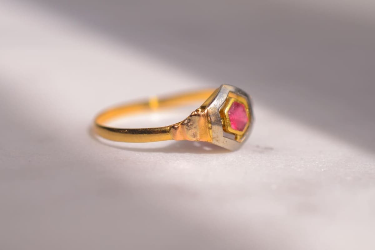 Bague Art Déco 2 Ors pierre rouge - bague Vintage