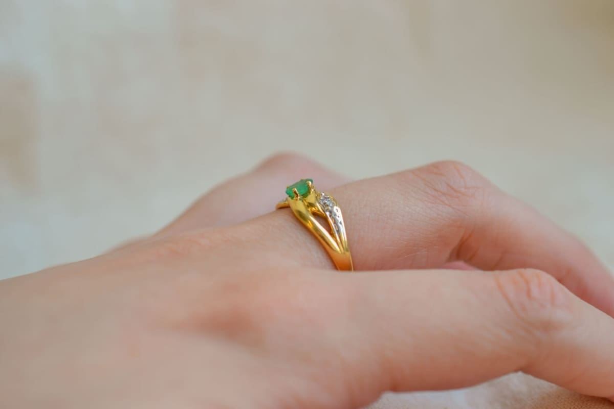 Bague rubans Émeraude et Diamants - bague de seconde main