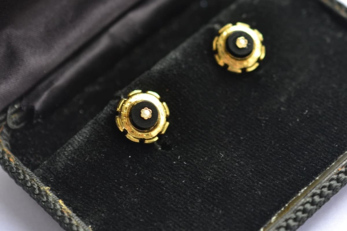 Clous d'oreilles Napoléon III Onyx et perles