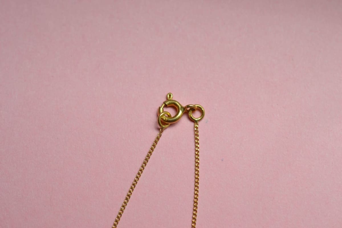 Collier Médaille + qu'hier - que demain - chaîne Or jaune