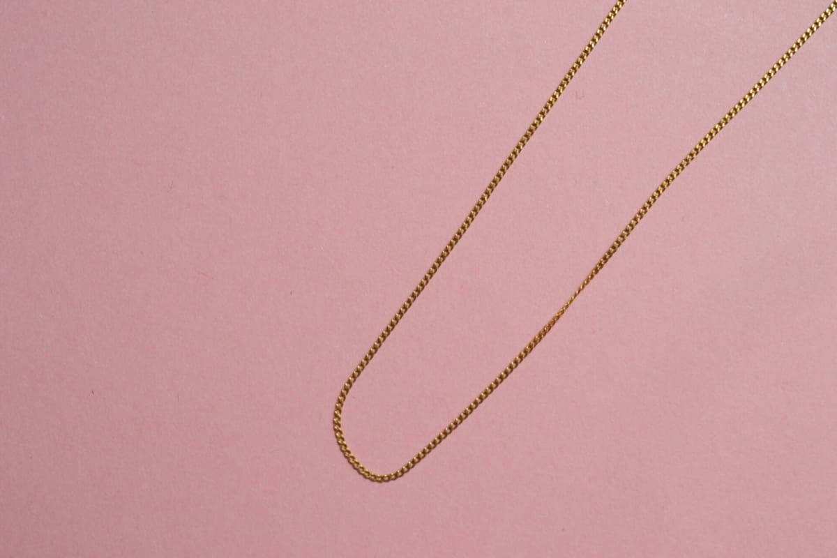 Collier Médaille + qu'hier - que demain - chaîne ancienne