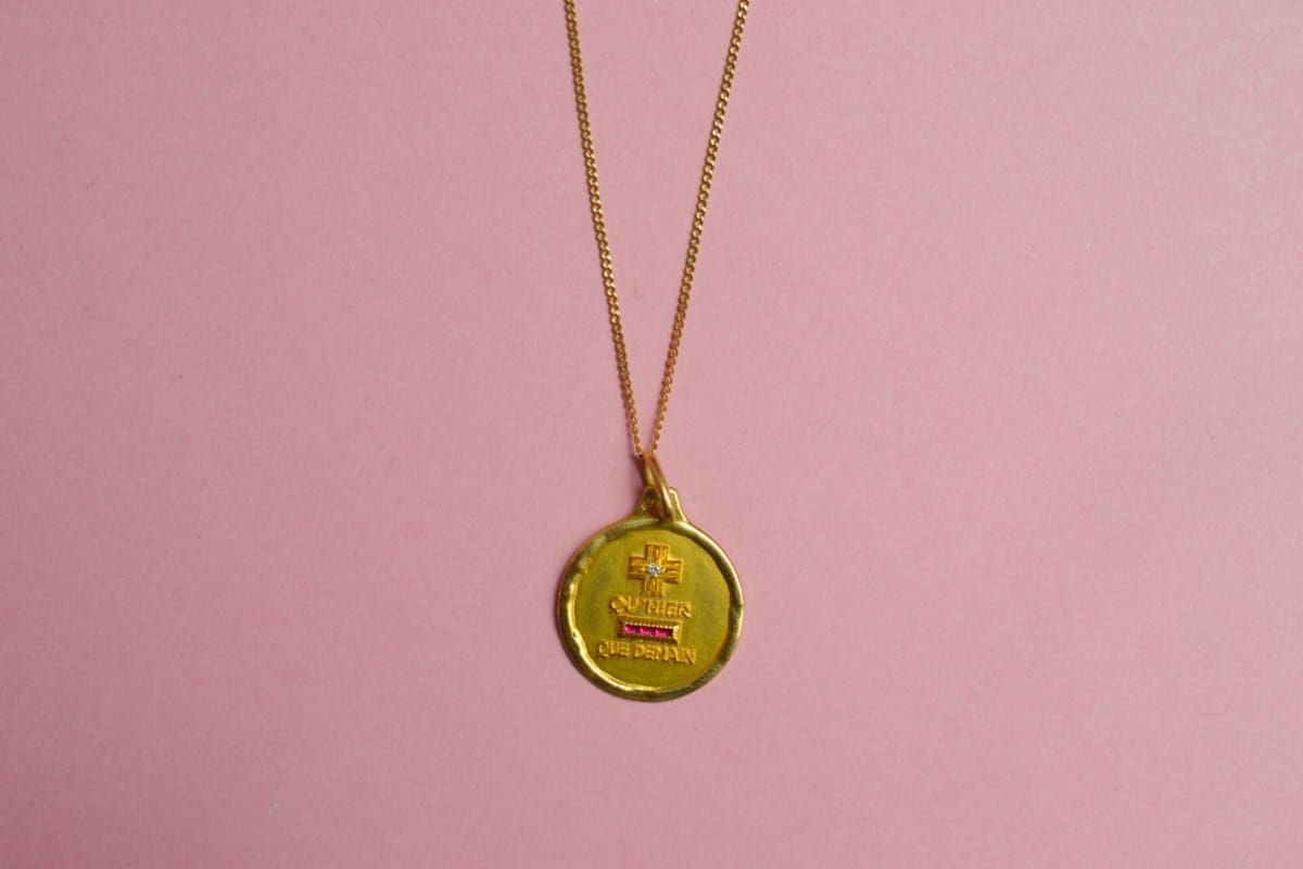 Collier Médaille + qu'hier - que demain - médaille Augis