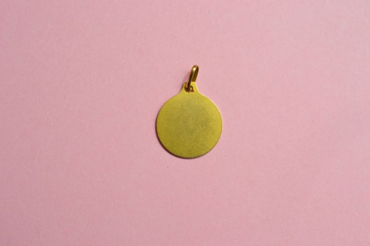Collier Médaille + qu'hier - que demain - médaille à graver