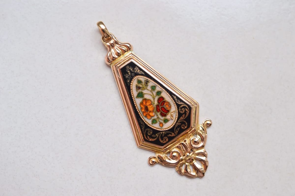 Pendentif motif floral émaillé - pendentif émail