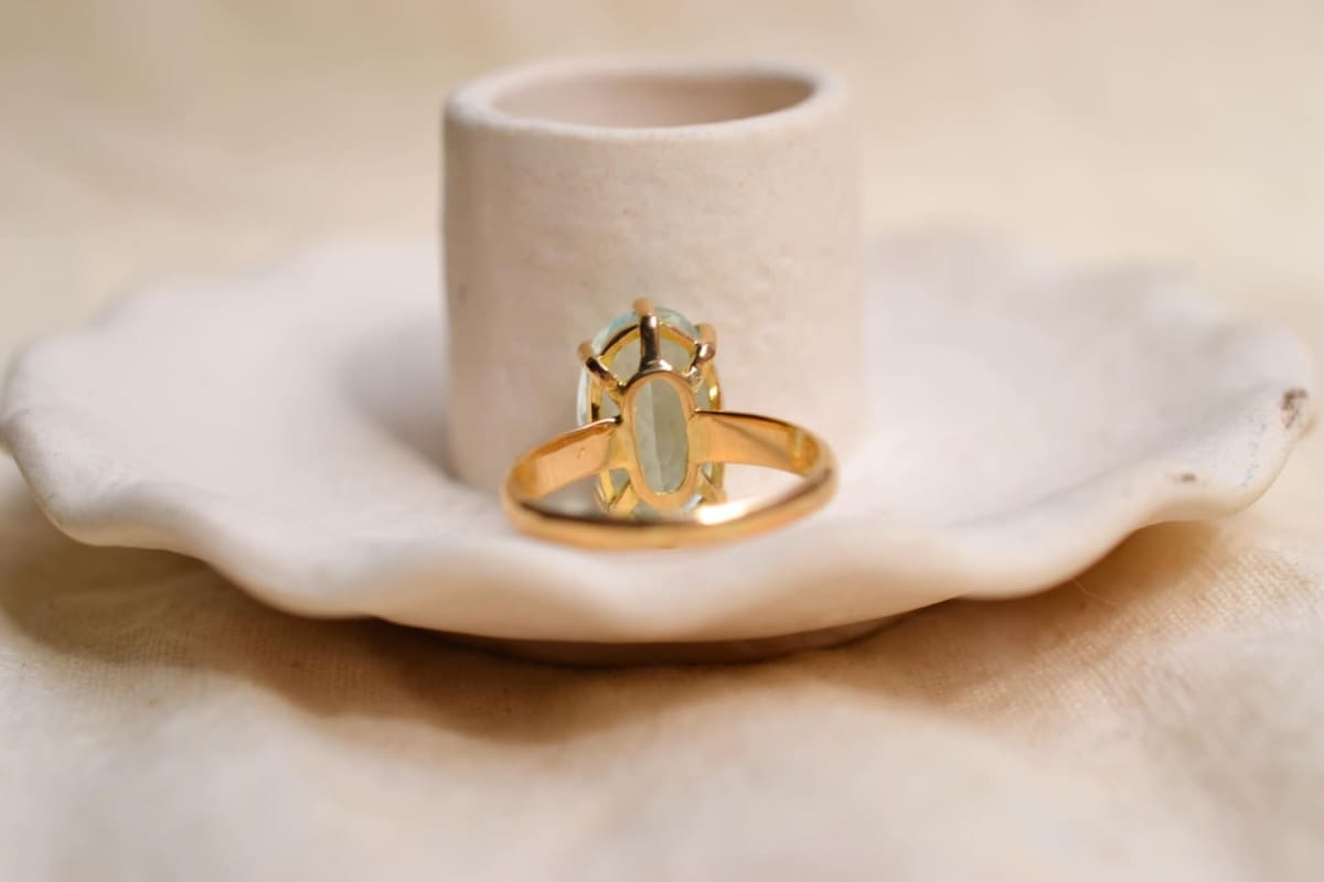 Bague cocktail ancienne Or jaune 18 carats Aigue-Marine