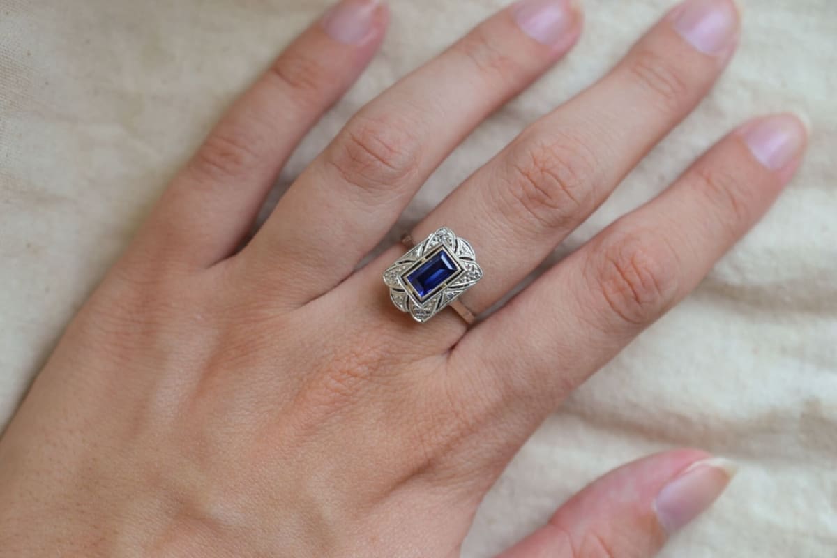 Bague de fiançailles ancienne Art Déco Saphir et Diamants
