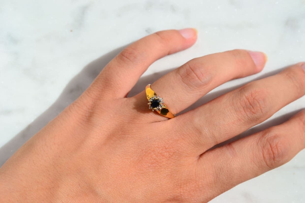 Bague de fiançailles ancienne Or jaune 18 carats Saphir et Diamants