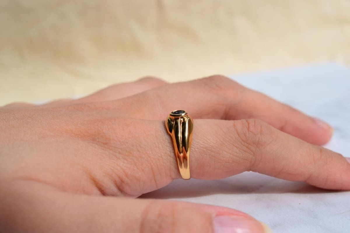 Bague jonc Vintage Or jaune 18 carats Saphir