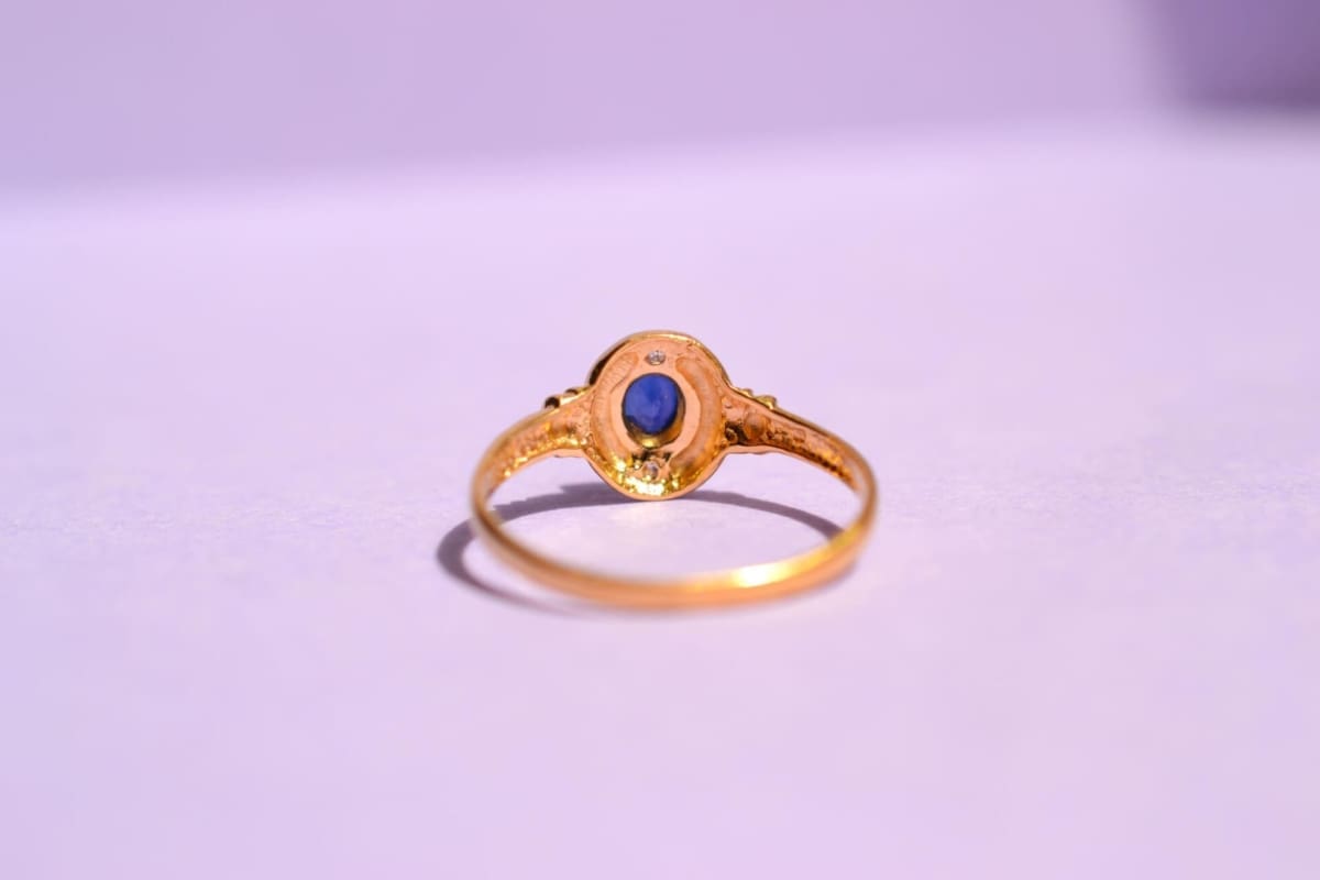 Bague ovale Saphir et Diamants - bague unique