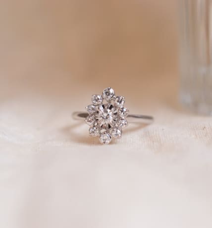 Bague Marguerite en Or blanc 18 carats ornée de Diamants