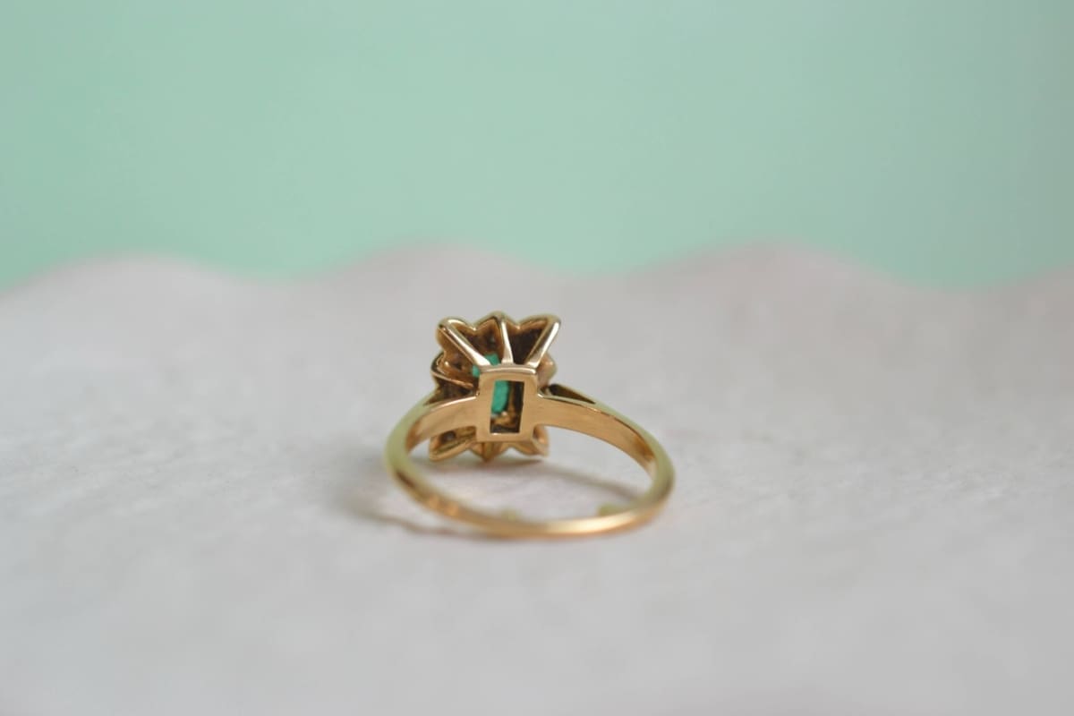 Bague Marguerite rectangulaire Emeraude et Diamants