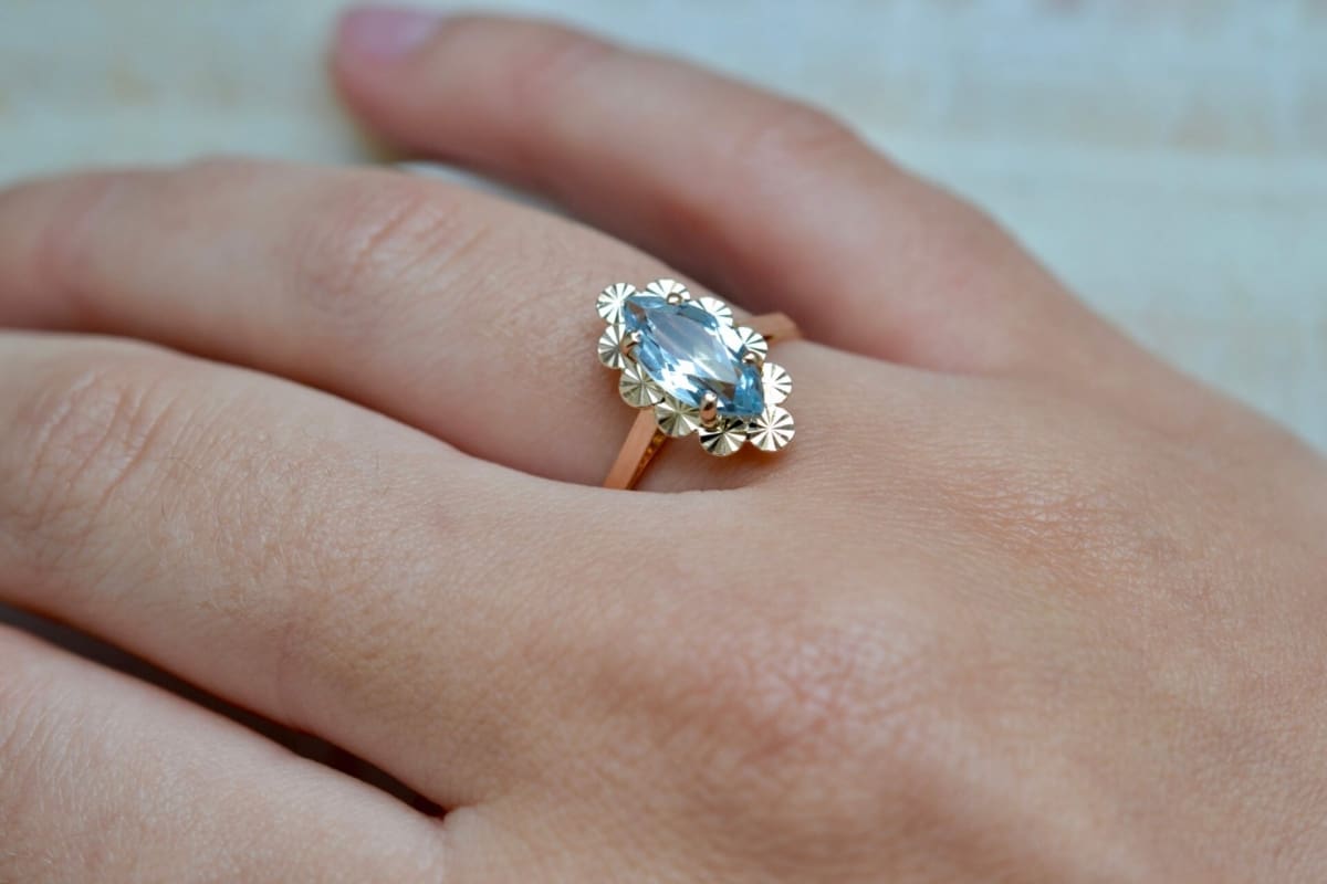 Bague Marquise sertie Aigue-Marine