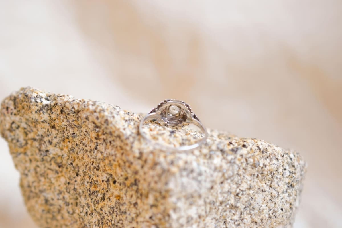 Bague Vintage Or blanc 18 carats Oxyde
