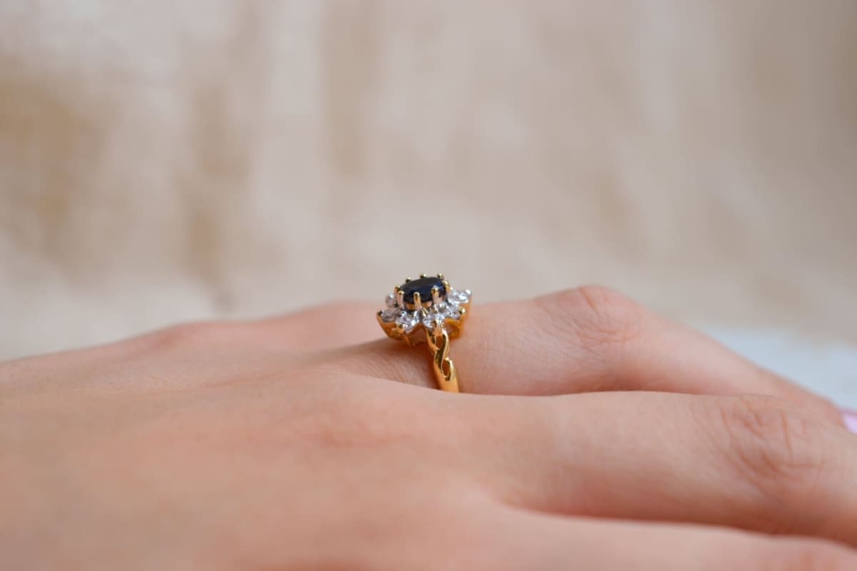 Bague de fiançailles Marguerite Saphir