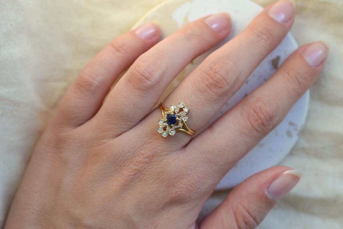 Bague de fiançailles ancienne Or jaune 18 carats Saphir et Diamants