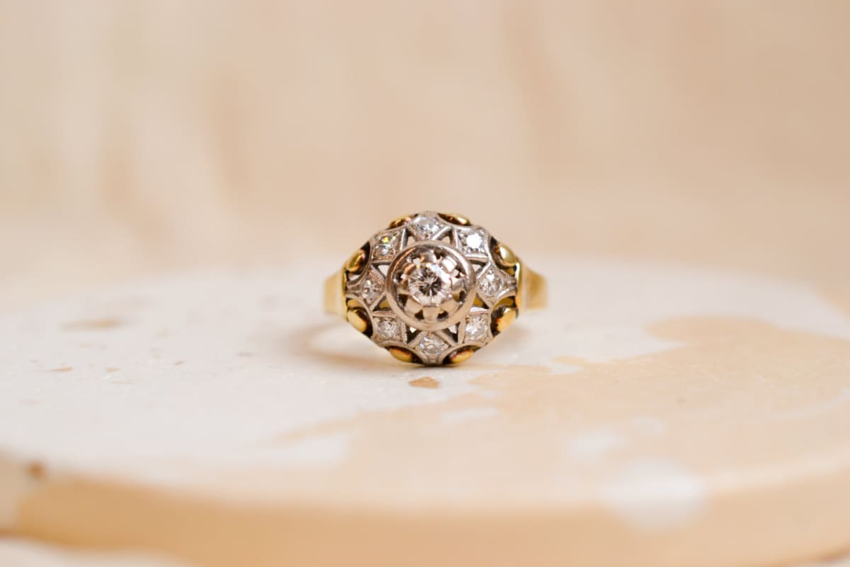 Bague dôme 2 Ors Art Déco sertie de Diamants