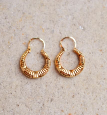 Créoles anciennes en Or jaune 18 carats à motifs striés
