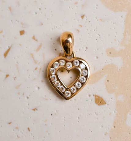 Pendentif coeur ancien en Or jaune 9 carats serti d'Oxydes