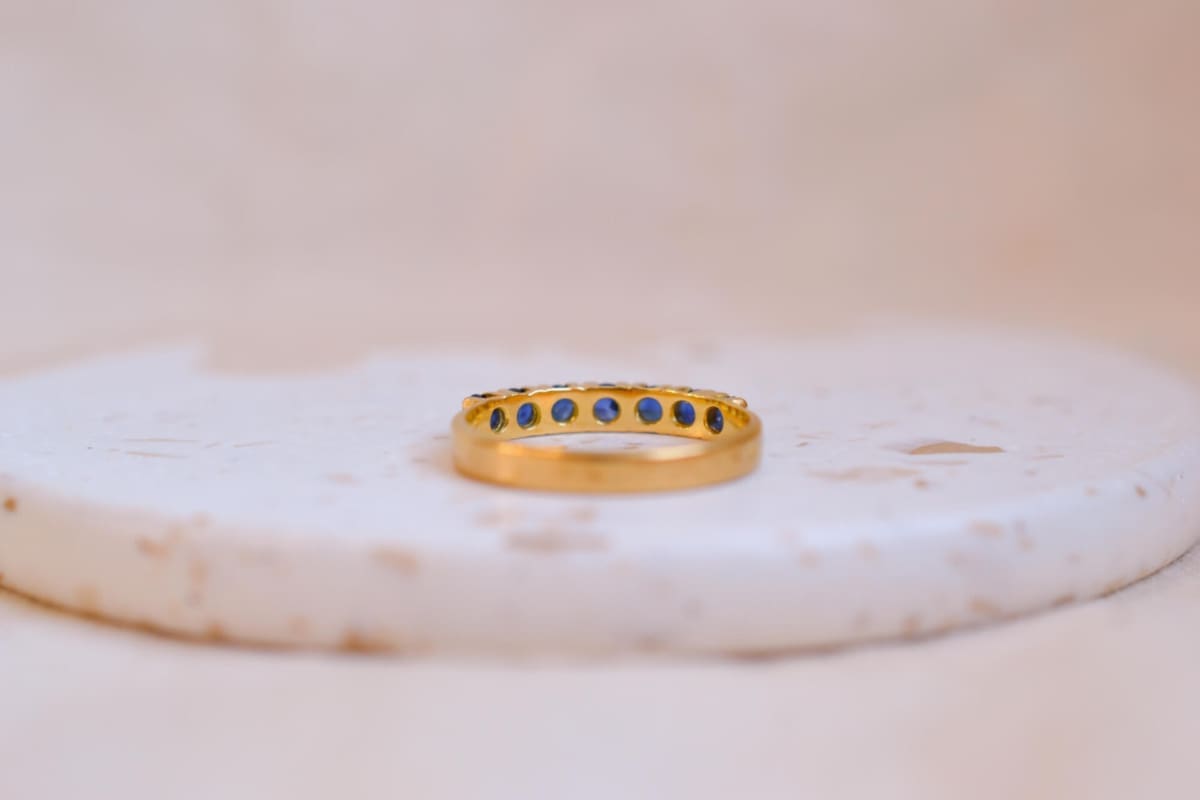 Alliance Vintage en Or jaune 18 carats ornée de Saphirs