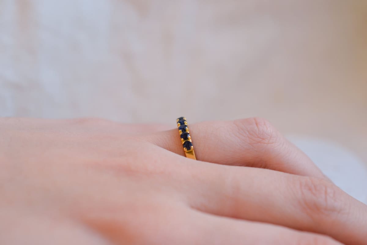 Alliance demi-américaine Or jaune et Saphirs
