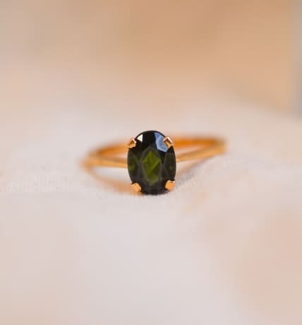 Bague Solitaire en Or jaune 18 carats ornée d'une Tourmaline serti griffes