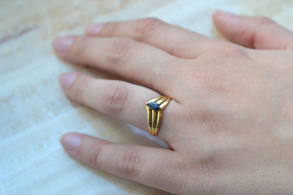 Bague Saphir taille navette