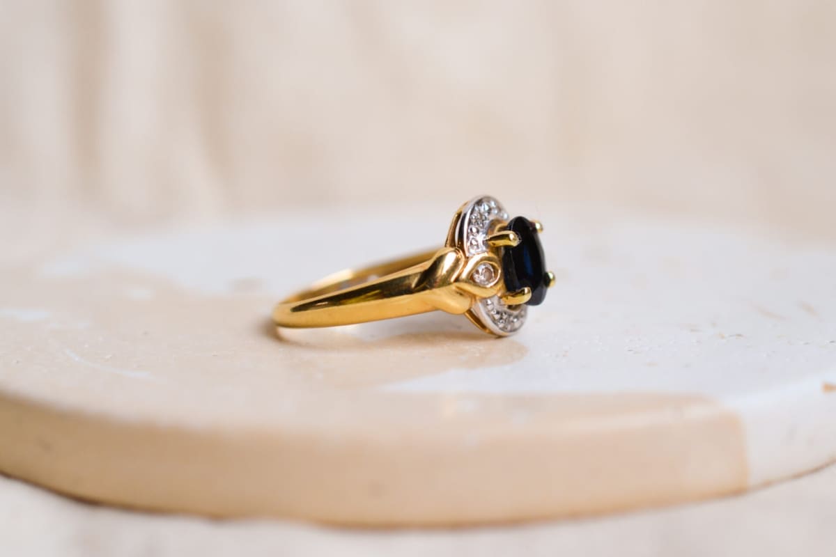 Bague Vintage 2 Ors sertie d'un Saphir et de Diamants