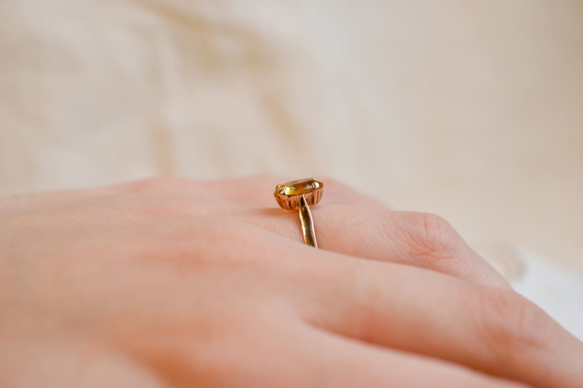 Bague de fiançailles ancienne en Or jaune 18 carats ornée d'une Citrine