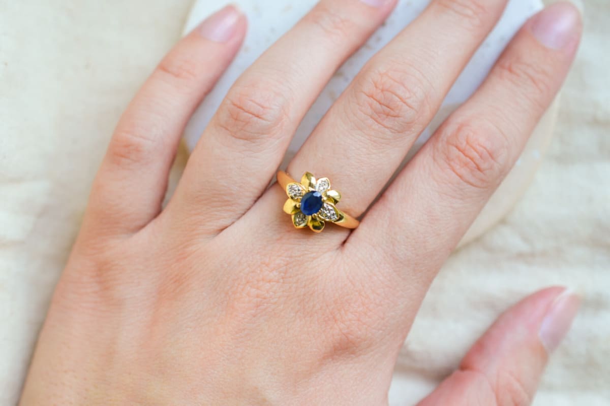 Bague de fiançailles en Or jaune 18 carats Saphir et Diamants