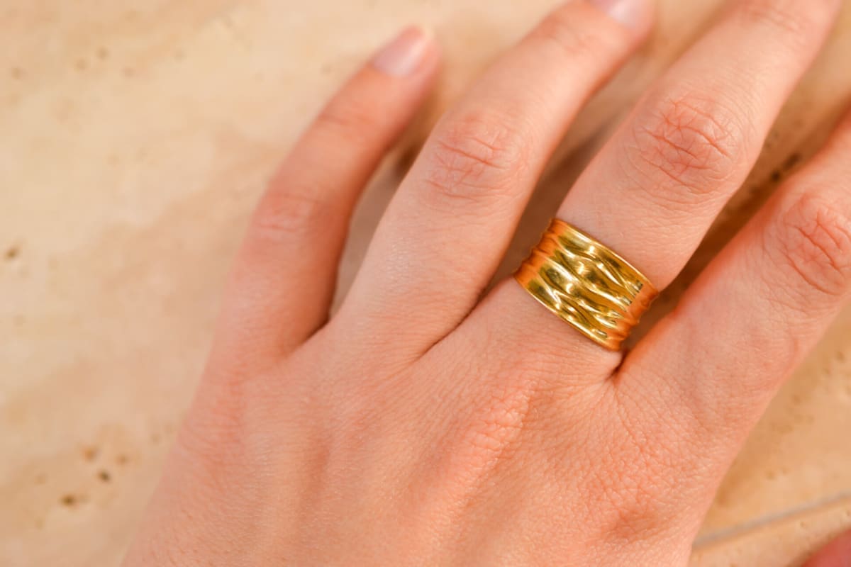 Bague de fiançailles en Or jaune 18 carats froissée