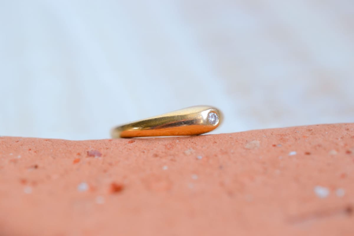 Bague jonc anglais en Or jaune 18 carats ornée d'un Diamant