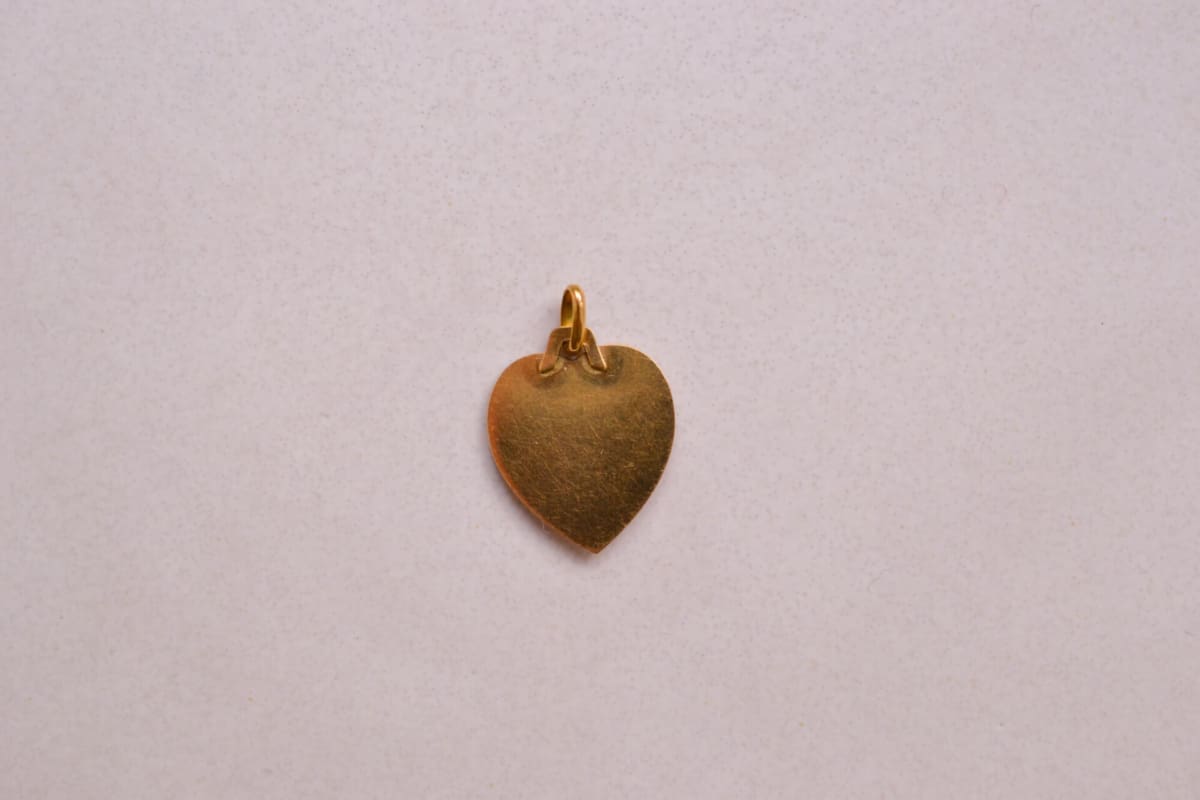 Médaille Vintage + qu'hier - que demain coeur