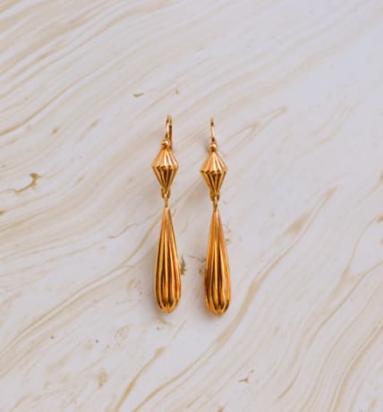 Pendants d'oreilles anciens en Or jaune 18 carats à décor godronné