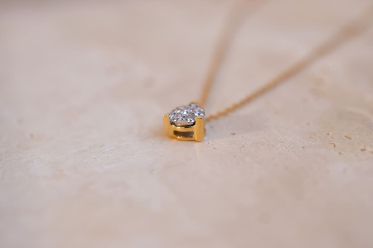 Pendentif ancien en Or jaune 18 carats orné de Diamants